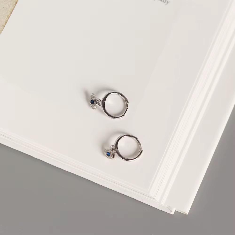 Gold / Silver eye hoop huggies