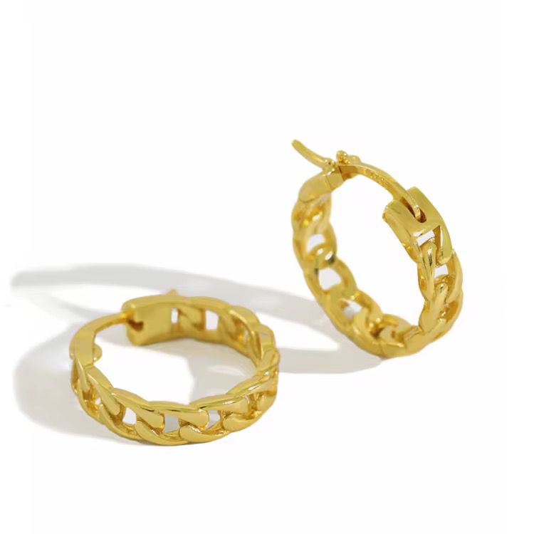 Chain hoop huggies